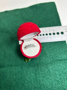 Classic Five-Stone Silver Band Ring in red rose presentation box